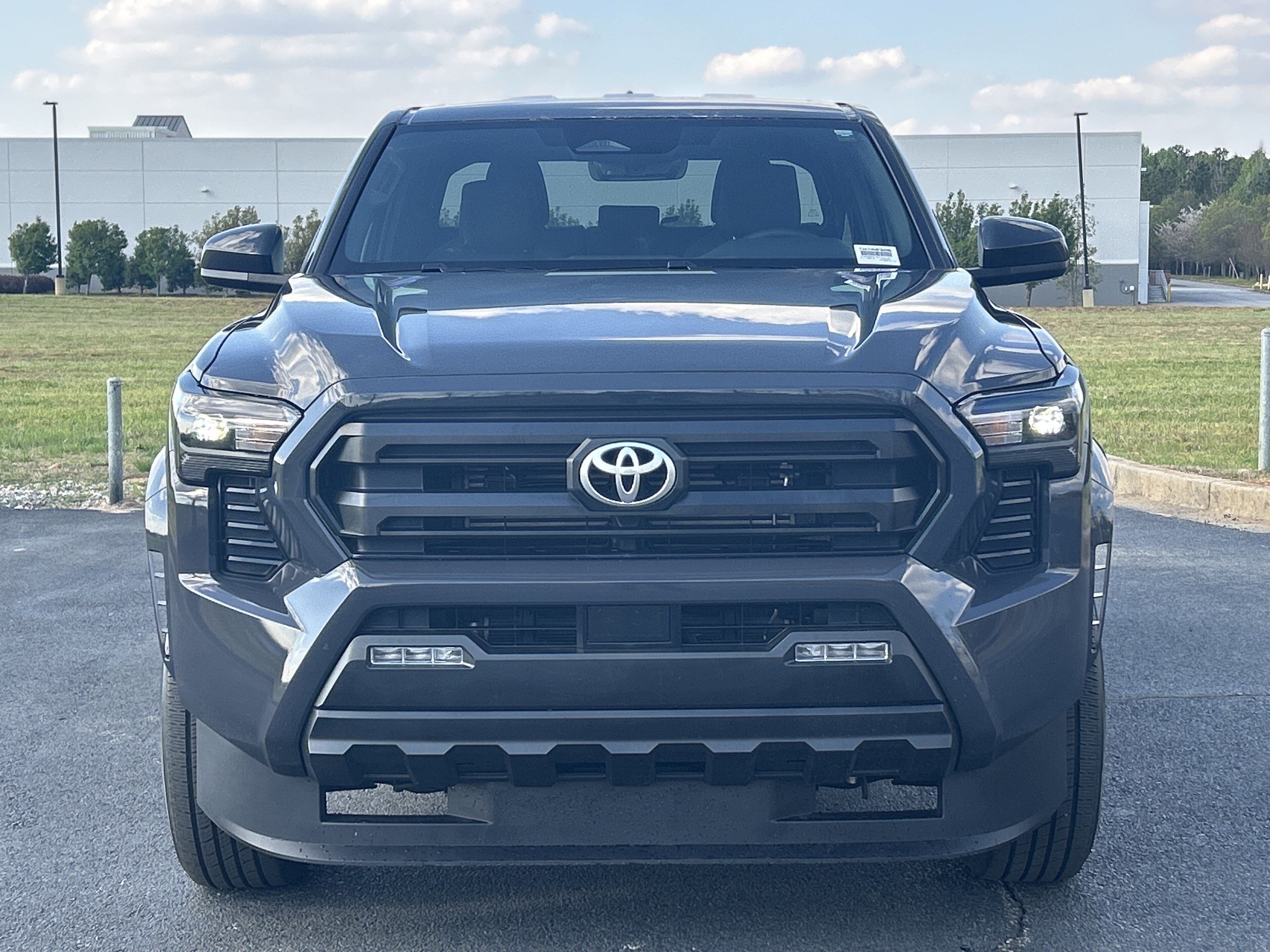 Used 2025 Toyota Tacoma SR5 image 3