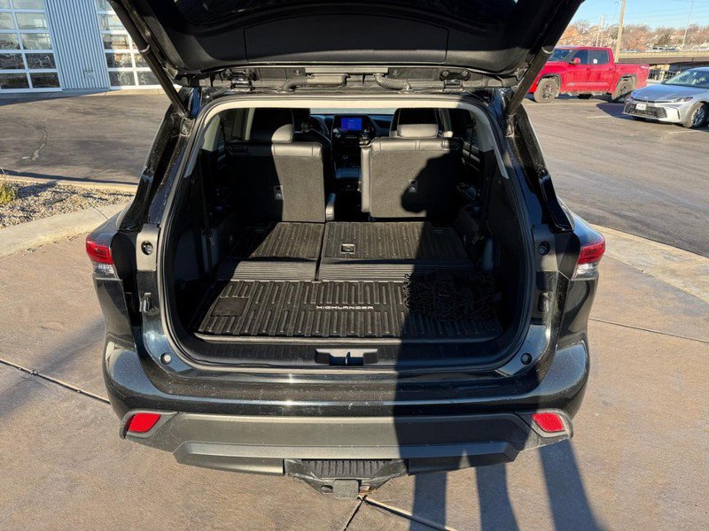 Certified 2023 Toyota Highlander XLE image 7
