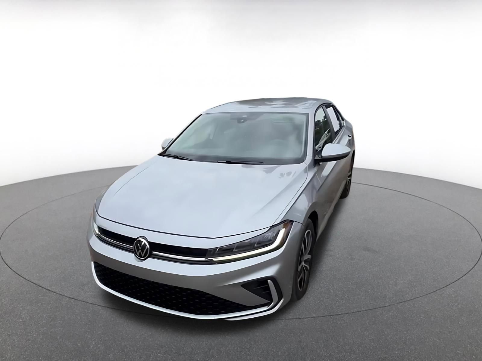 Used 2025 Volkswagen Jetta SE image 8