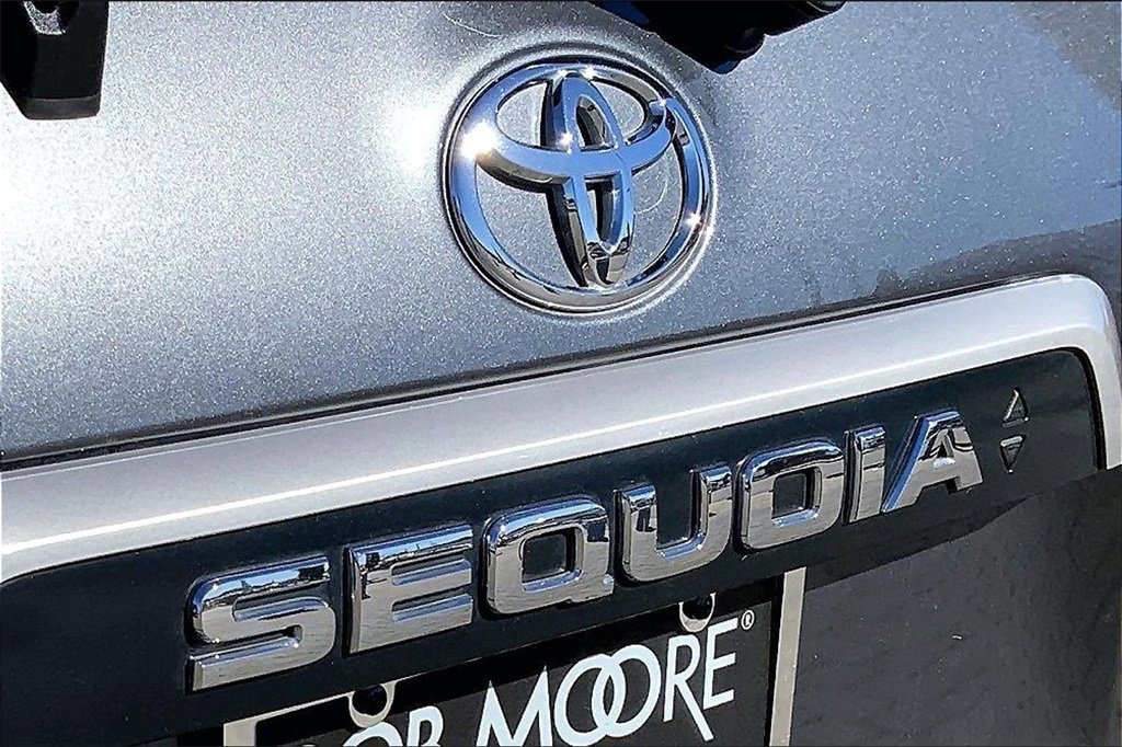 Used 2020 Toyota Sequoia Platinum image 24