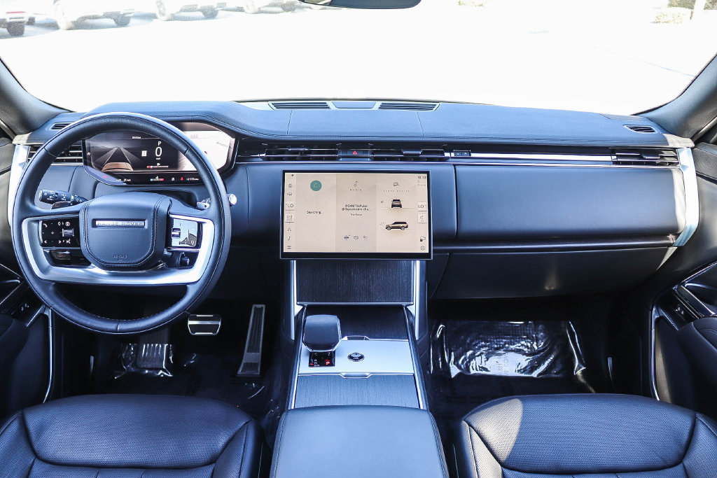 Used 2024 Land Rover Range Rover SE AWD/4WD image 12