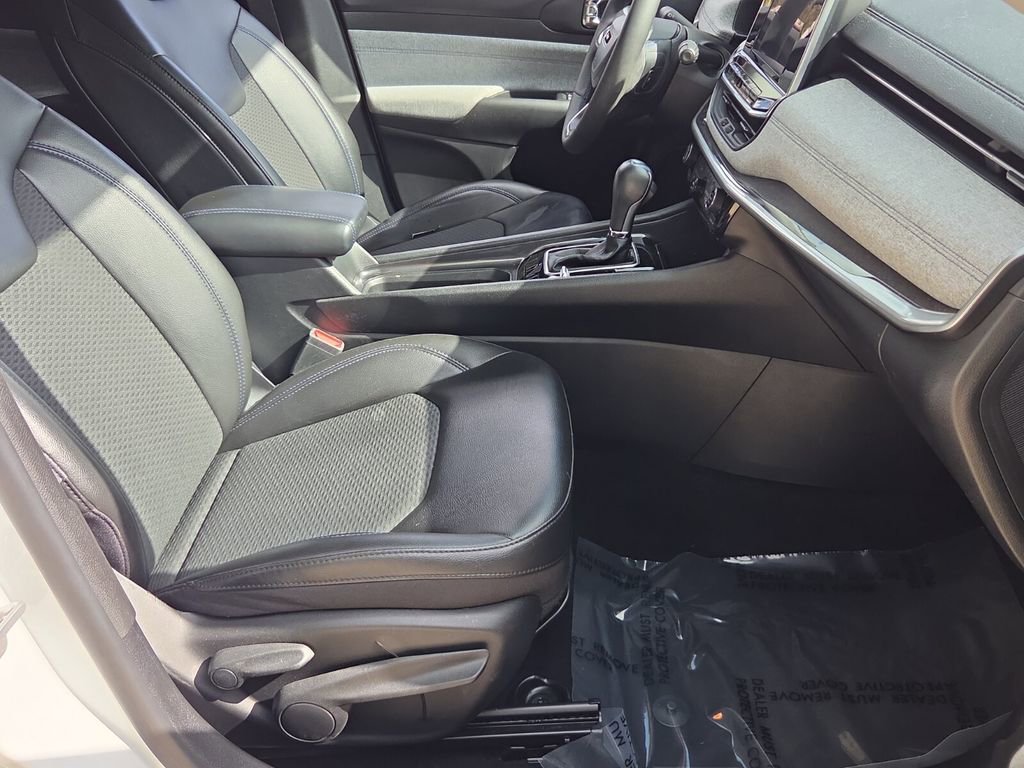 Used 2022 Jeep Compass Latitude image 18