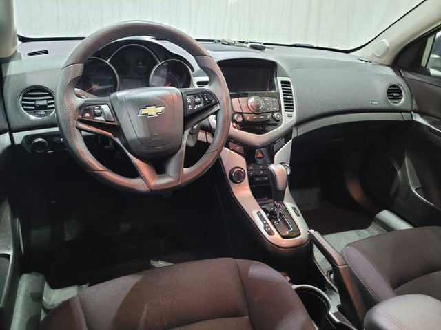 Used 2015 Chevrolet Cruze LT image 4