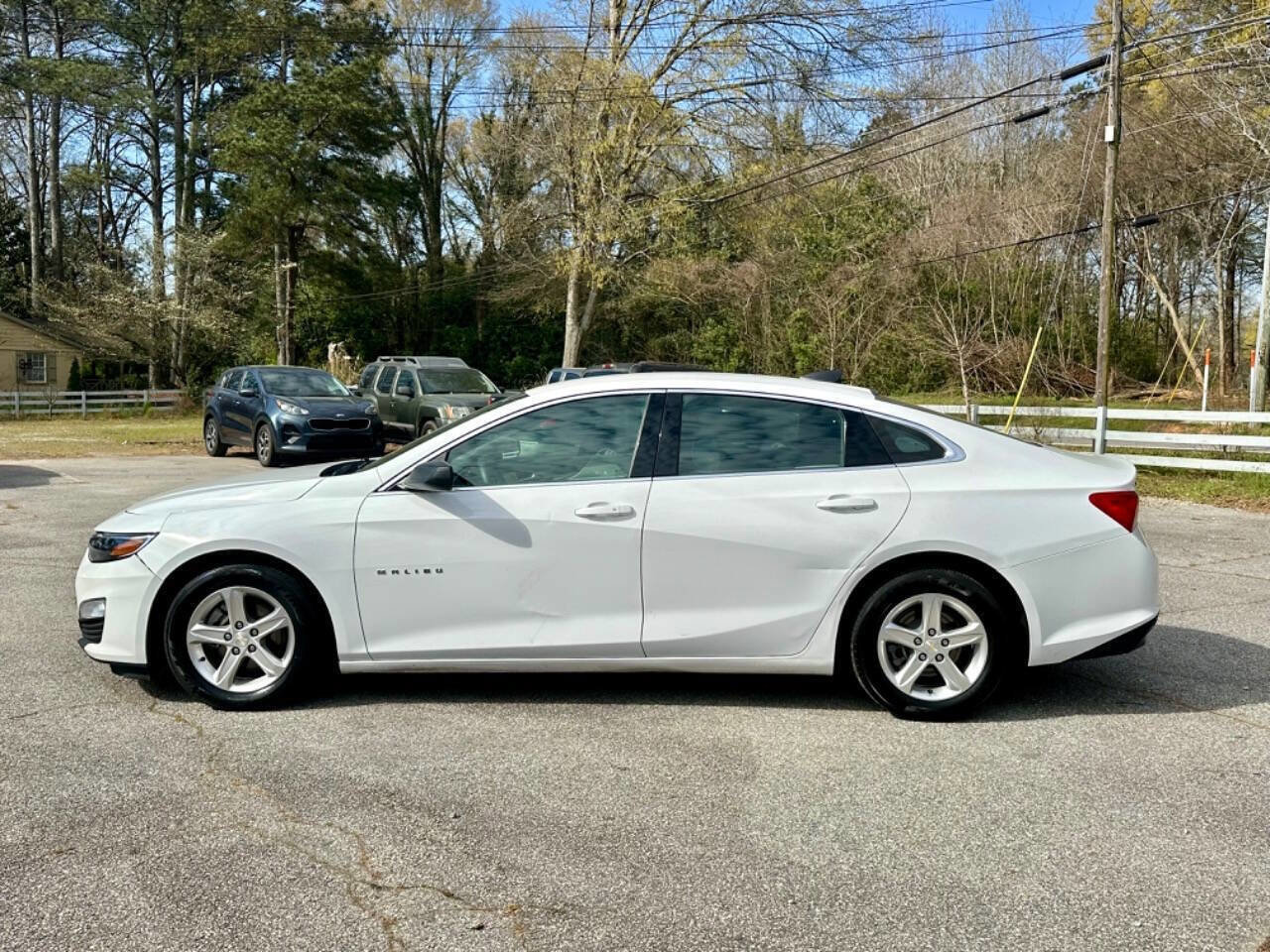 Used 2022 Chevrolet Malibu LS FWD image 4