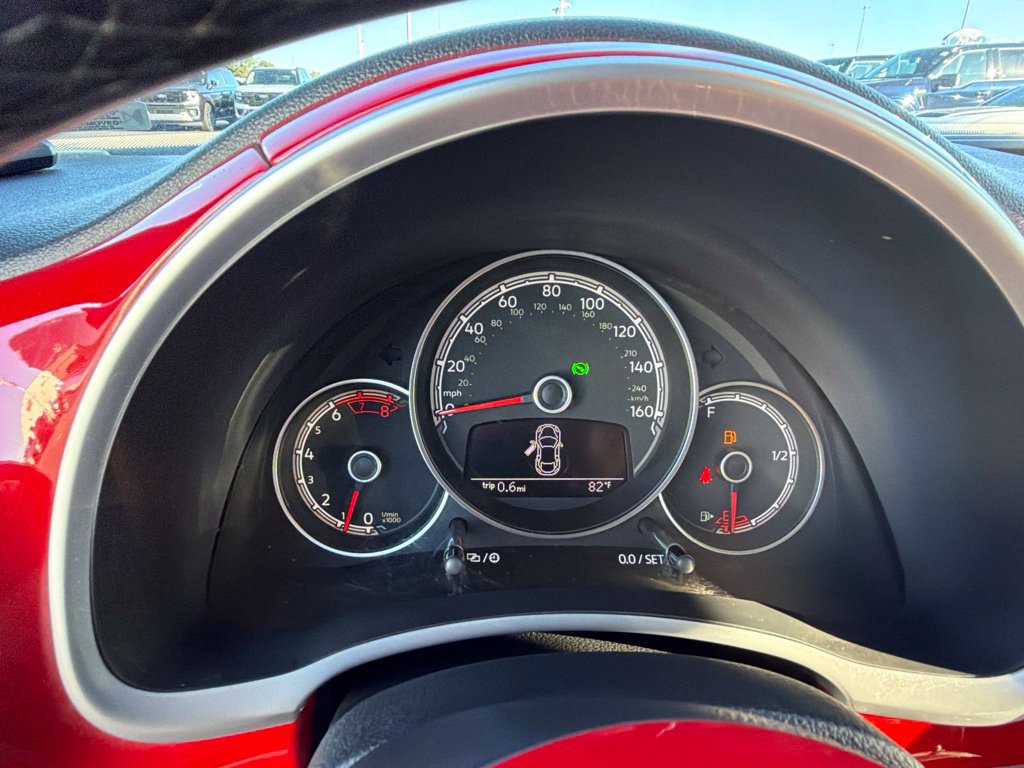 Used 2019 Volkswagen Beetle 2.0T SE FWD image 28