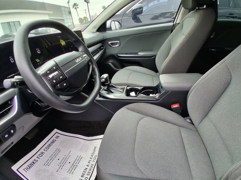 Used 2025 Kia K4 LXS image 16