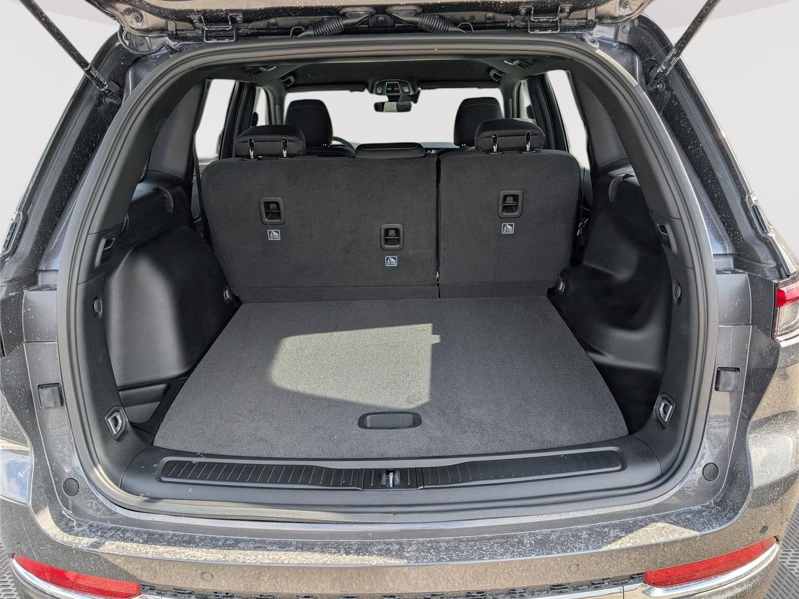 New 2026 Jeep Grand Cherokee Laredo AWD/4WD image 8