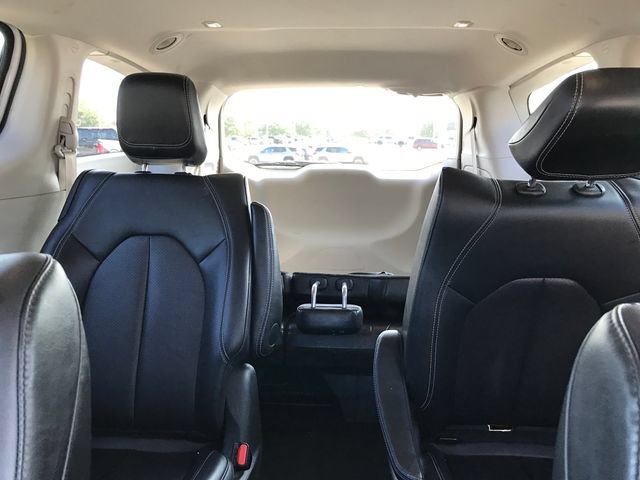 Used 2024 Chrysler Pacifica Limited FWD image 9