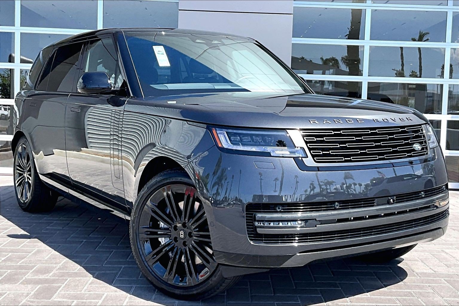 New 2027 Land Rover Range Rover Long Wheelbase SE AWD/4WD image 2