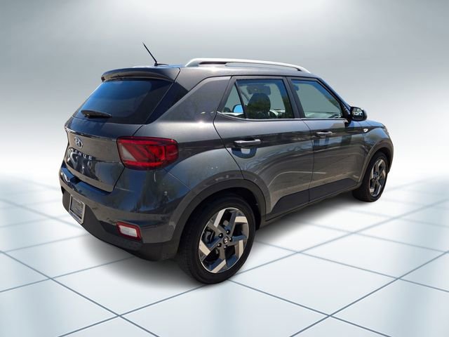 Used 2025 Hyundai Venue SEL FWD image 4