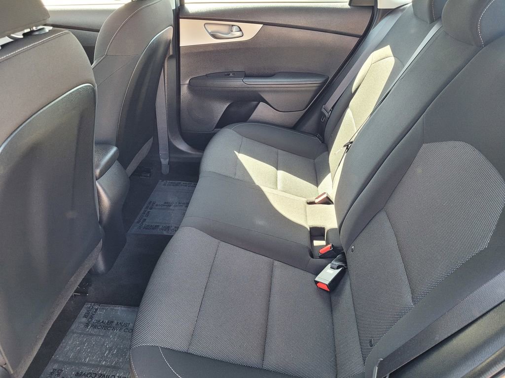 Used 2023 Kia Forte LXS image 7