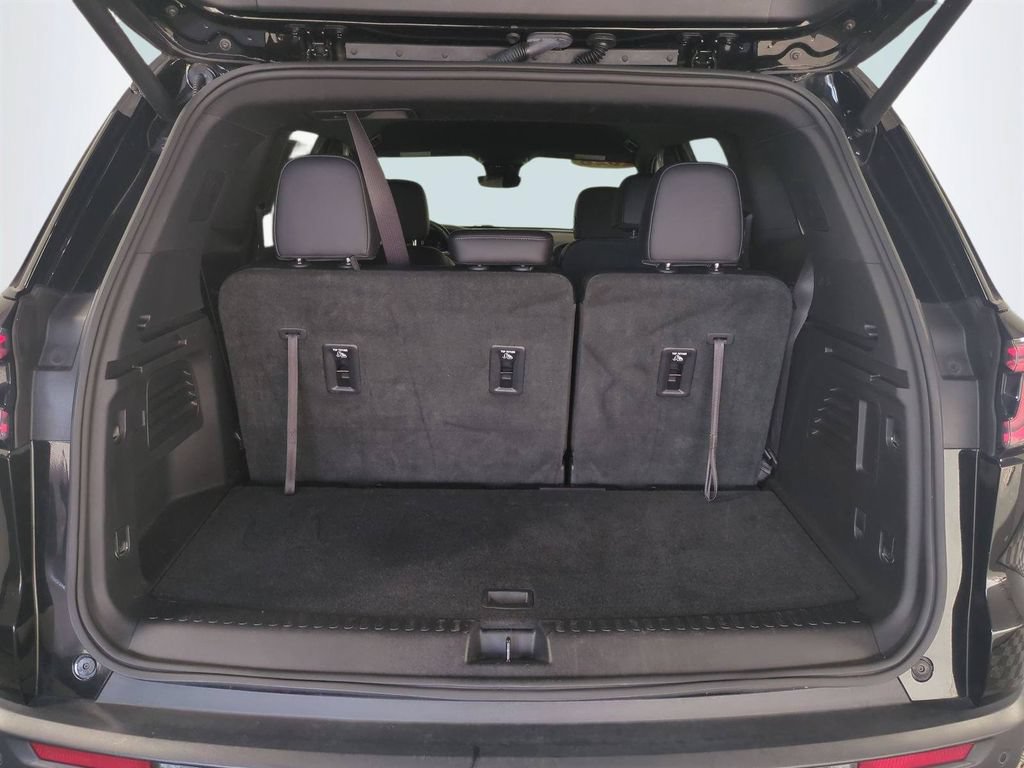 Used 2026 GMC Acadia Elevation w/ Elevation Premium Package FWD image 14