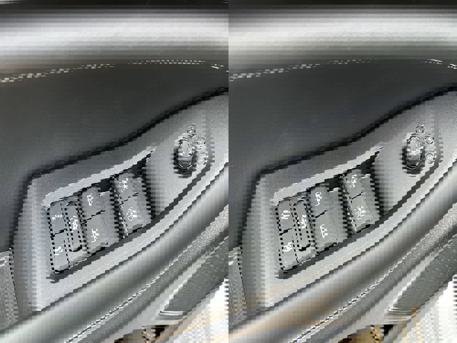 New 2026 Jeep Grand Cherokee Limited Reserve image 9