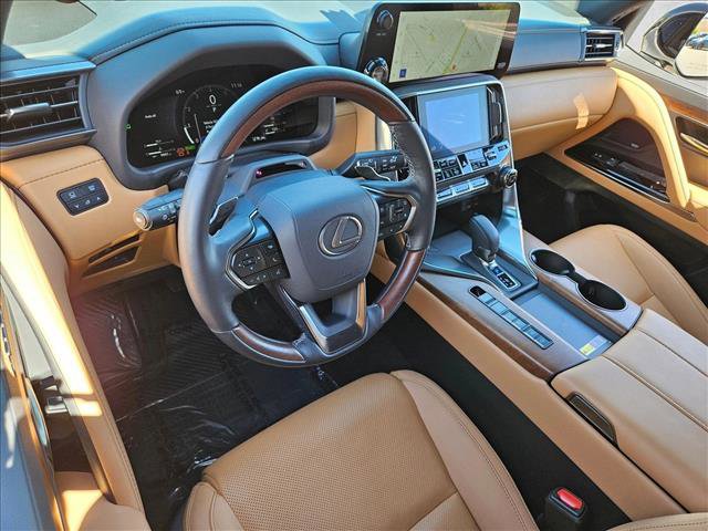 Used 2025 Lexus LX 700h Luxury w/ Appearance Package image 7