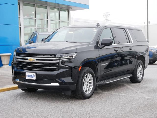 Used 2024 Chevrolet Suburban LT image 2