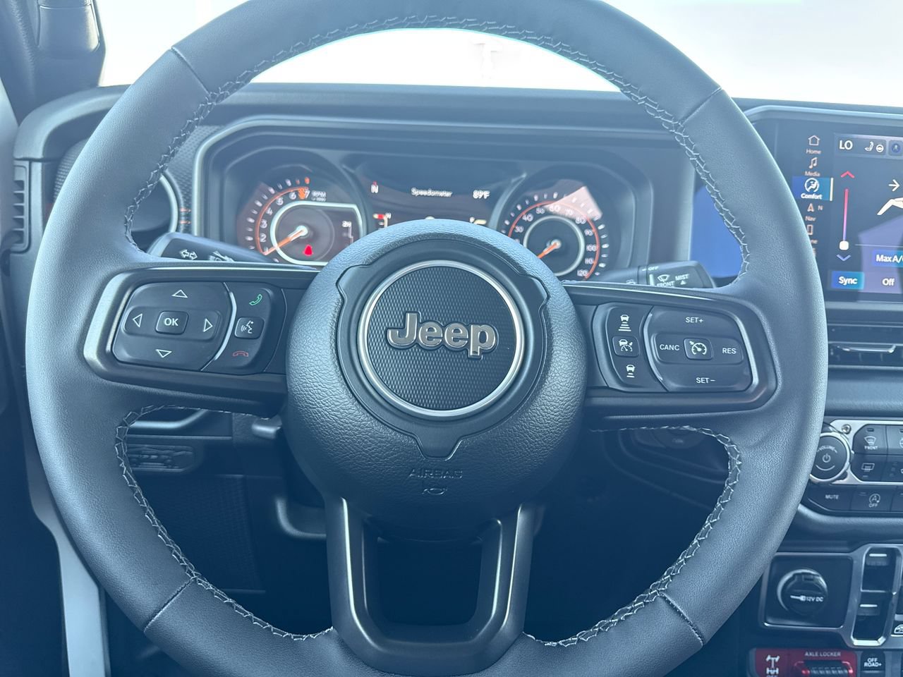 Certified 2026 Jeep Gladiator Mojave w/ Safety Group AWD/4WD image 15