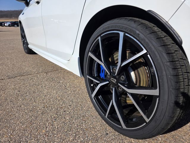 Used 2023 Volkswagen Golf R image 36