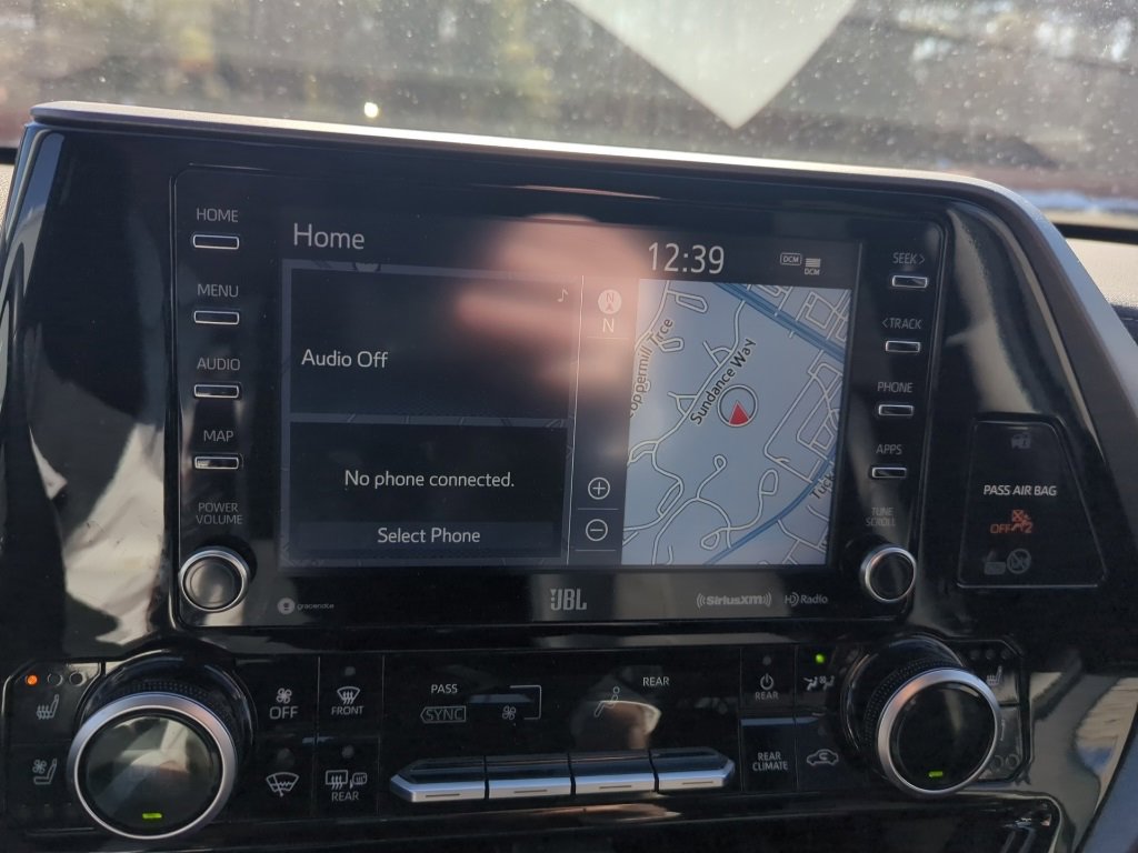 Used 2021 Toyota Highlander Limited image 16