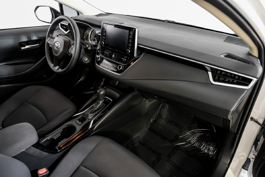 Used 2020 Toyota Corolla LE FWD image 11