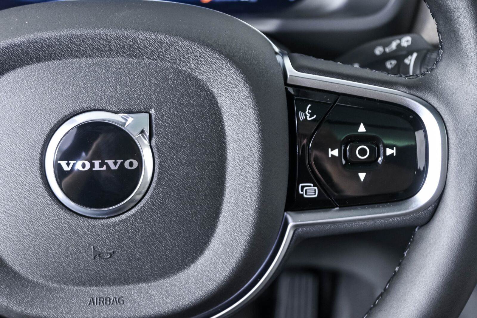New 2026 Volvo XC90 B6 Plus w/ Protection Package Premier AWD/4WD image 11
