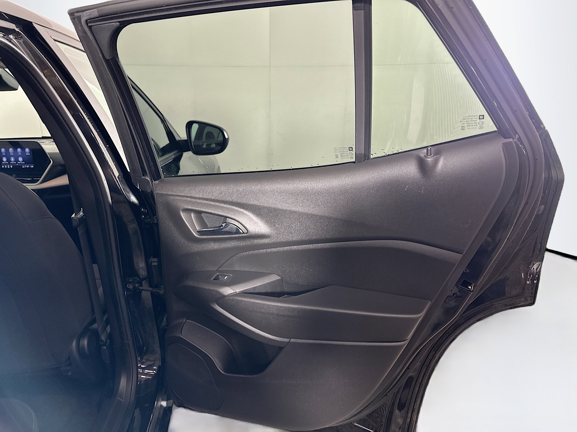 Used 2025 Chevrolet Trax LS w/ Driver Confidence Package image 28