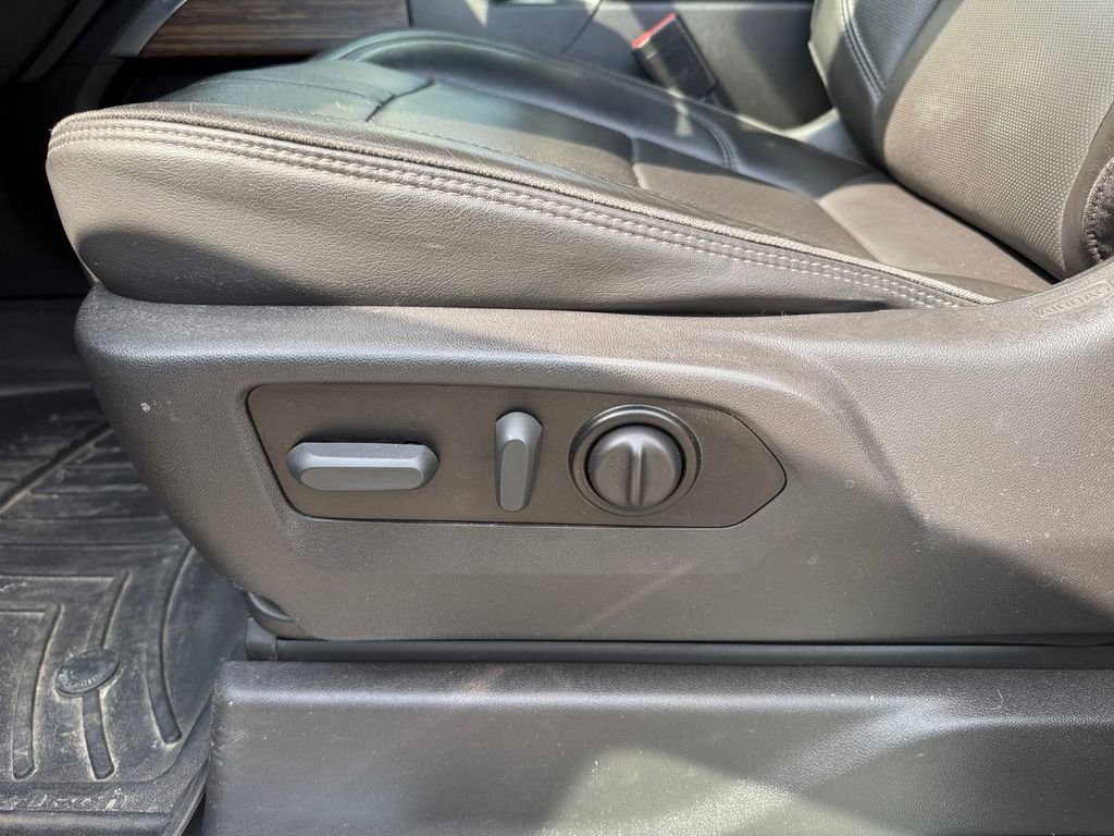 Used 2022 Chevrolet Silverado 2500 High Country w/ Z71 Off-Road Package AWD/4WD image 13