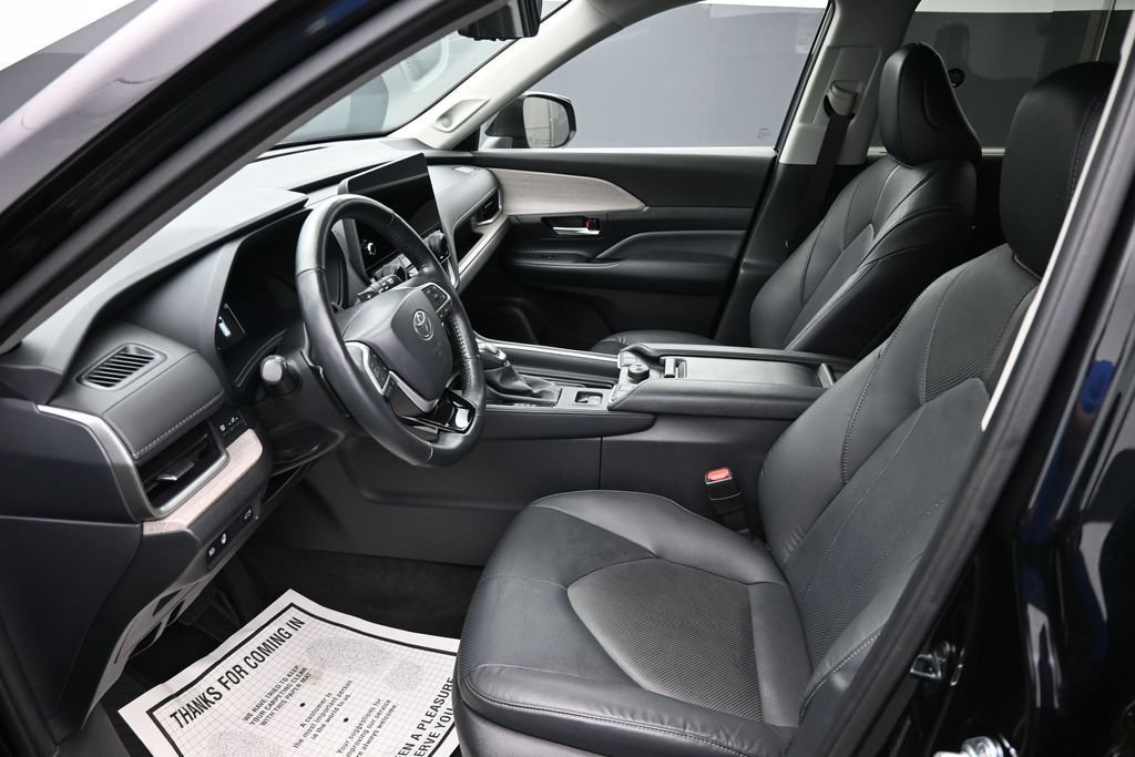 Used 2024 Toyota Grand Highlander AWD image 11