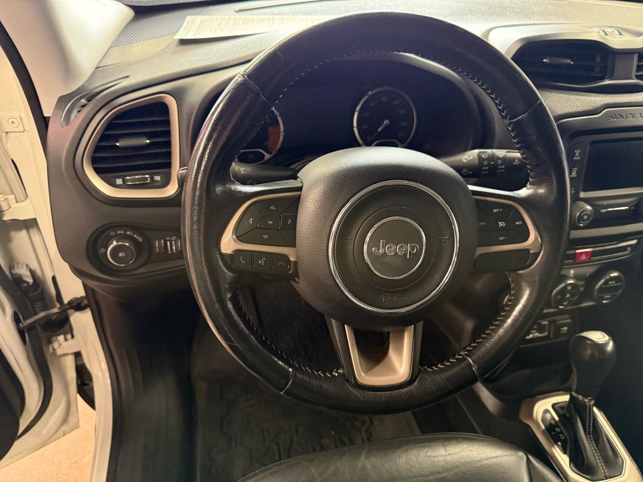 Used 2016 Jeep Renegade Limited AWD/4WD image 13