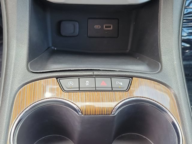 Used 2023 GMC Acadia SLE w/ Driver Convenience Package FWD image 28