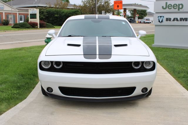 Used 2018 Dodge Challenger SXT w/ Blacktop Package RWD image 5