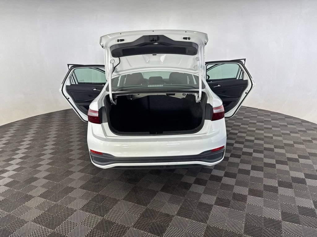 Used 2025 Volkswagen Jetta Sport FWD image 17