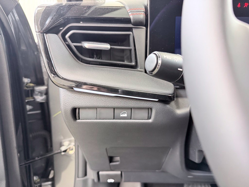 New 2027 Nissan Kicks SV w/ Rock Creek Edition AWD/4WD image 36