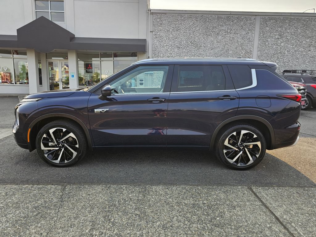 Used 2023 Mitsubishi Outlander SEL 40th Anniversary AWD/4WD image 8