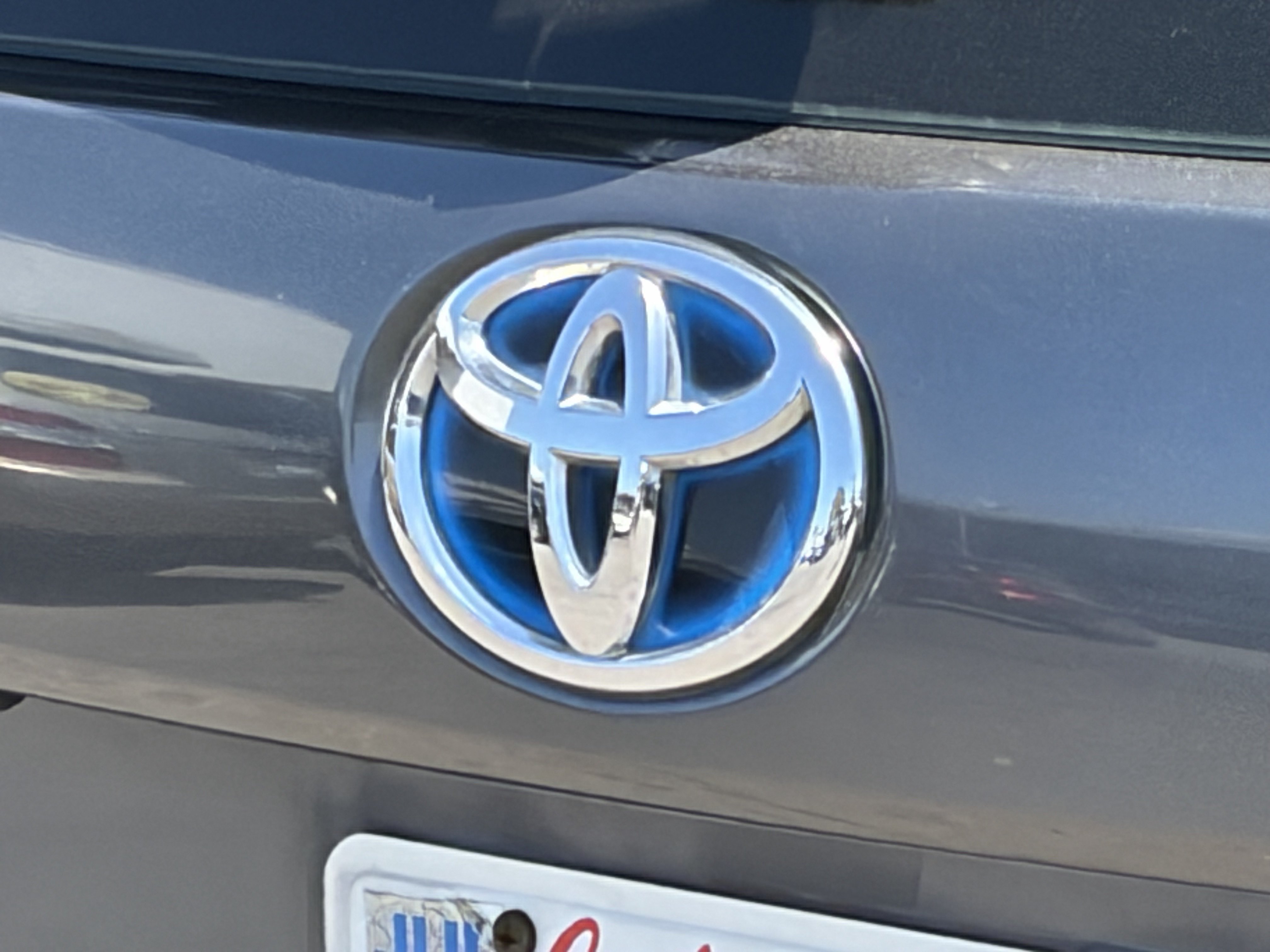Used 2012 Toyota Prius V Five FWD image 4