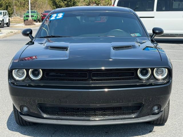 Used 2023 Dodge Challenger SXT w/ Blacktop Package image 9
