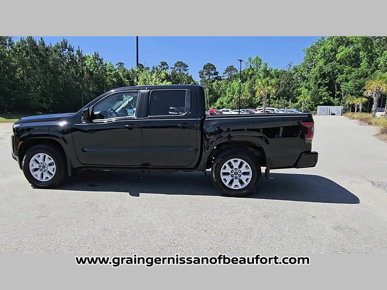 Used 2023 Nissan Frontier SV w/ SV Convenience Package image 26