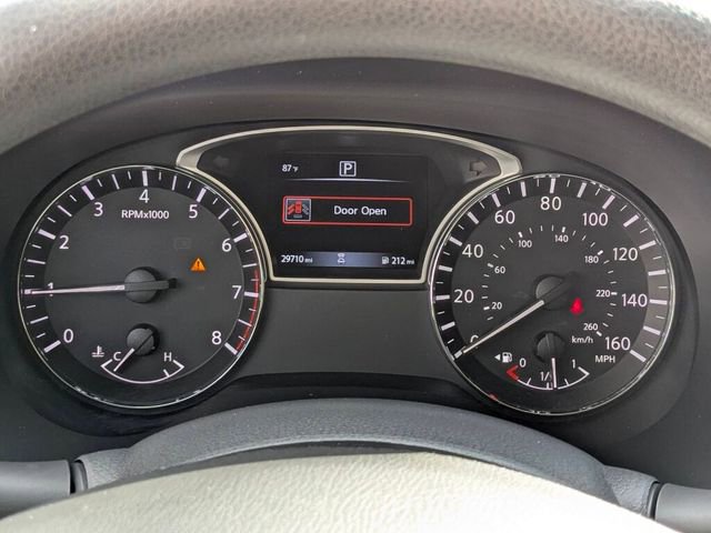 Used 2018 Nissan Pathfinder S image 22