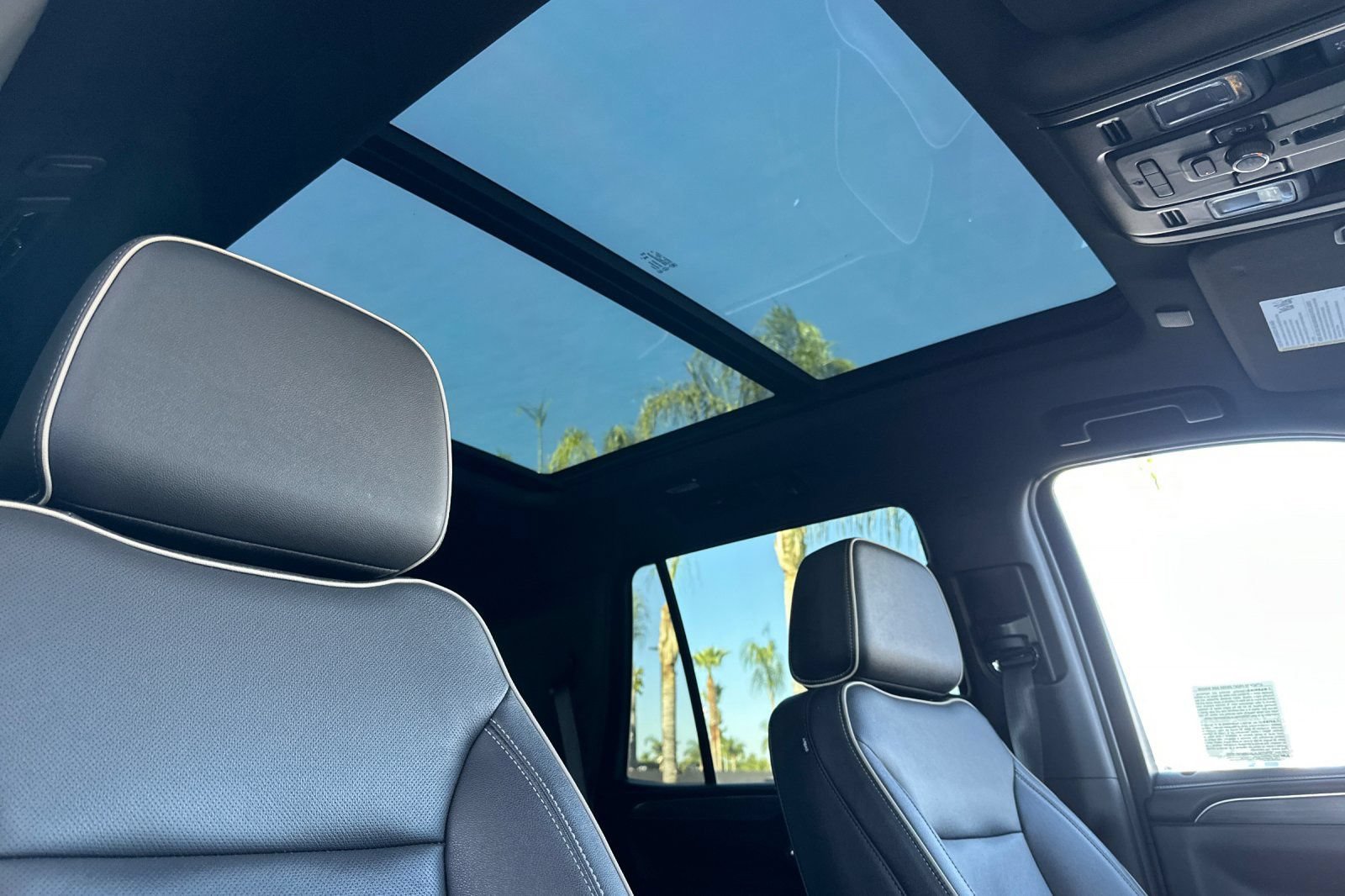 Certified 2023 GMC Yukon SLT w/ SLT Premium Package RWD image 19