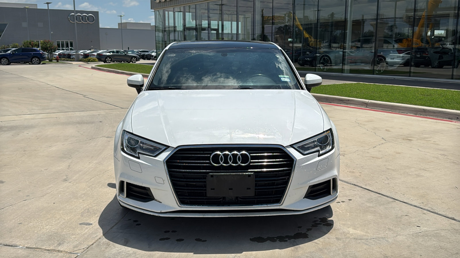 Used 2018 Audi A3 2.0T Premium FWD image 2