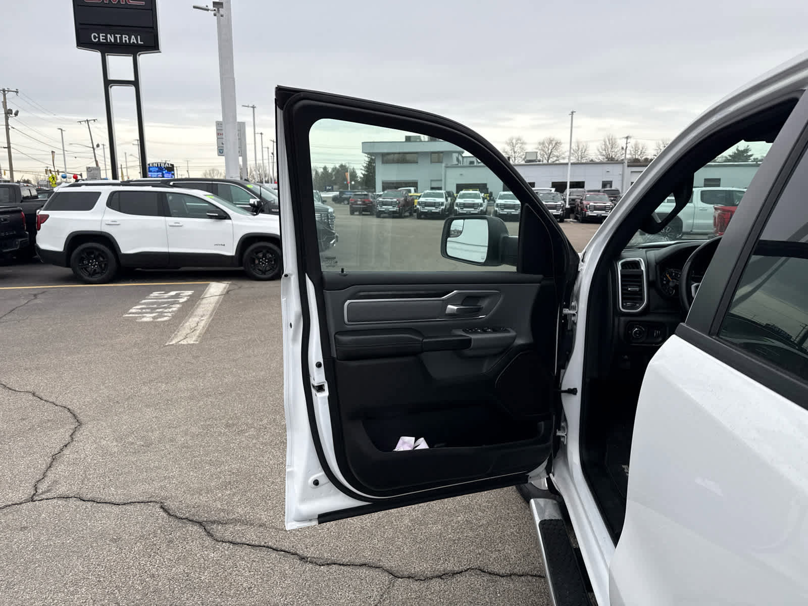 Used 2021 RAM 1500 Big Horn image 16