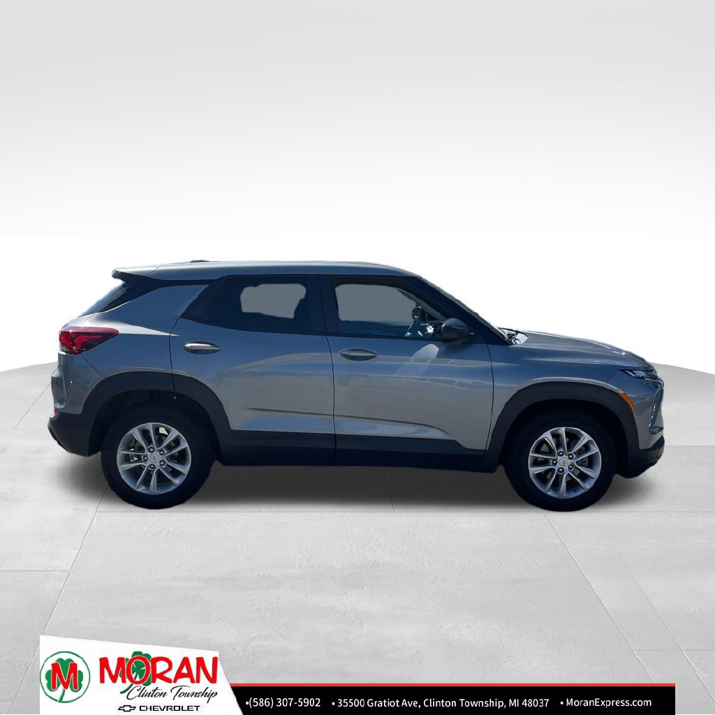 Used 2024 Chevrolet TrailBlazer LS w/ LS Convenience Package FWD image 8