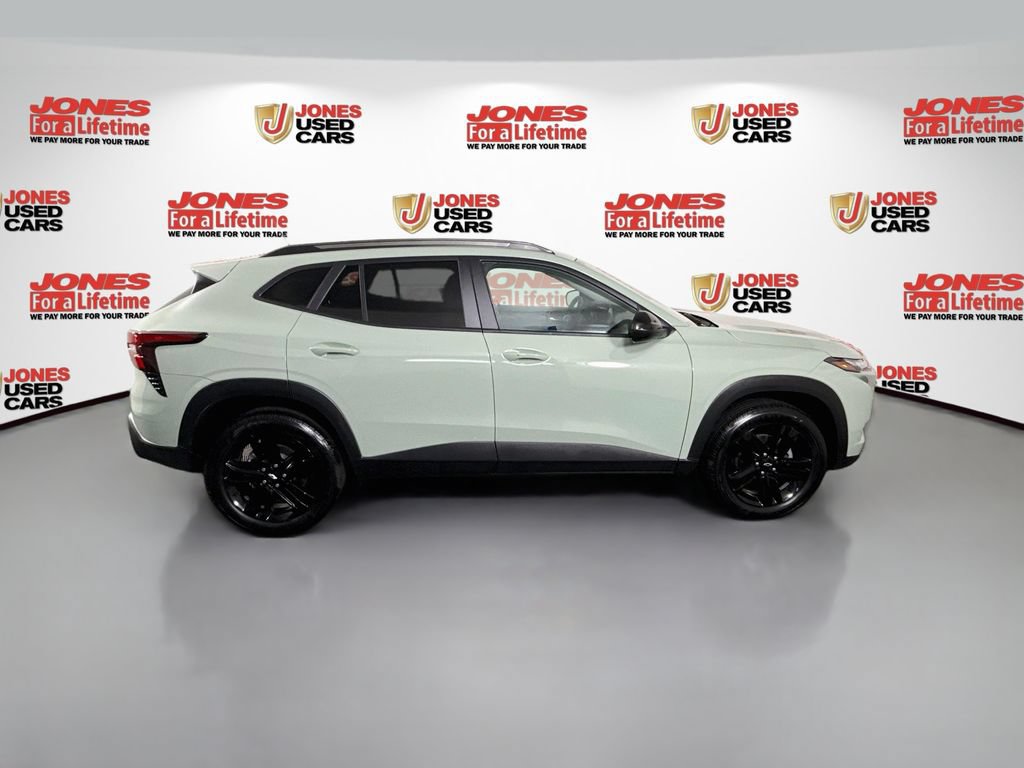 Used 2025 Chevrolet Trax ACTIV FWD image 15