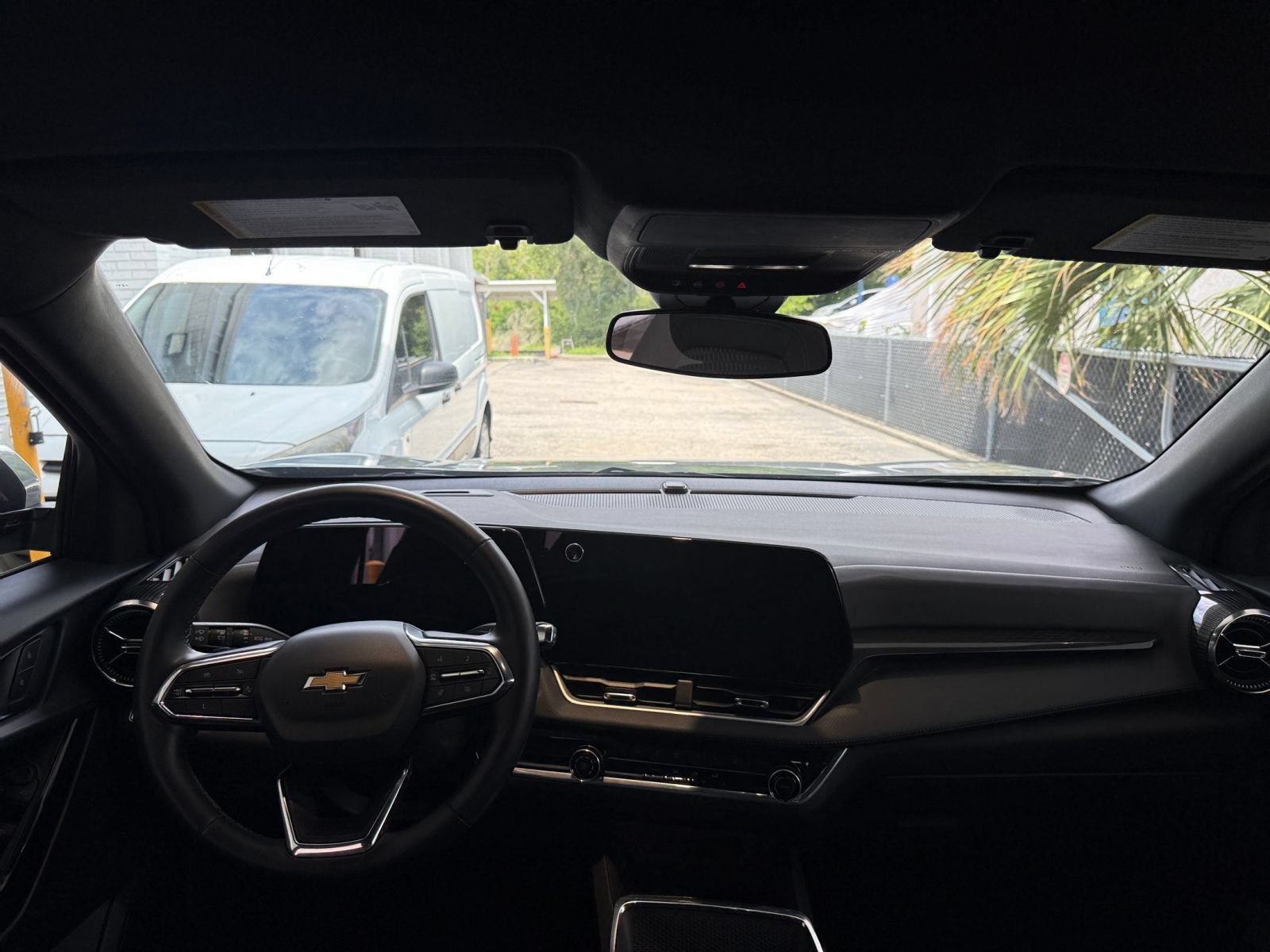 Used 2025 Chevrolet Equinox LT FWD image 33