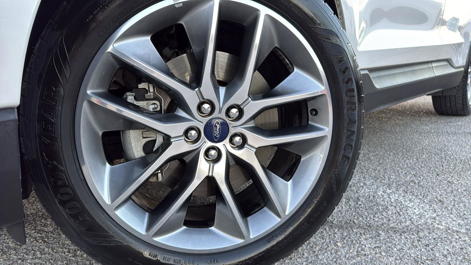 Used 2015 Ford Edge Titanium w/ Equipment Group 301A FWD image 15
