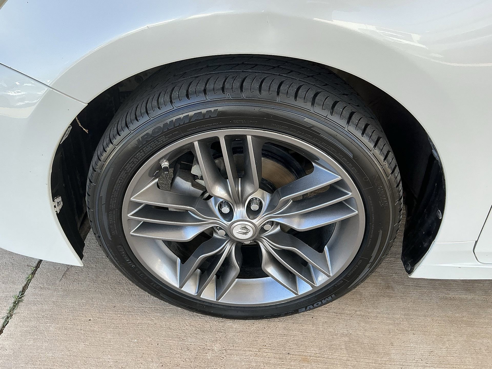 Used 2012 Lexus CT 200h Premium w/ Leather Pkg FWD image 9
