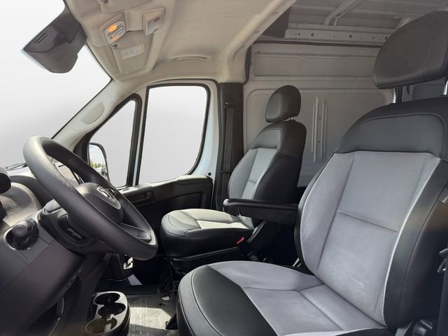 Used 2025 RAM ProMaster 2500 w/ Convenience Group FWD image 9