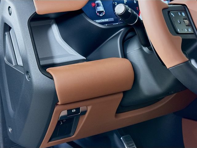 New 2026 Land Rover Defender 110 OCTA AWD/4WD image 10