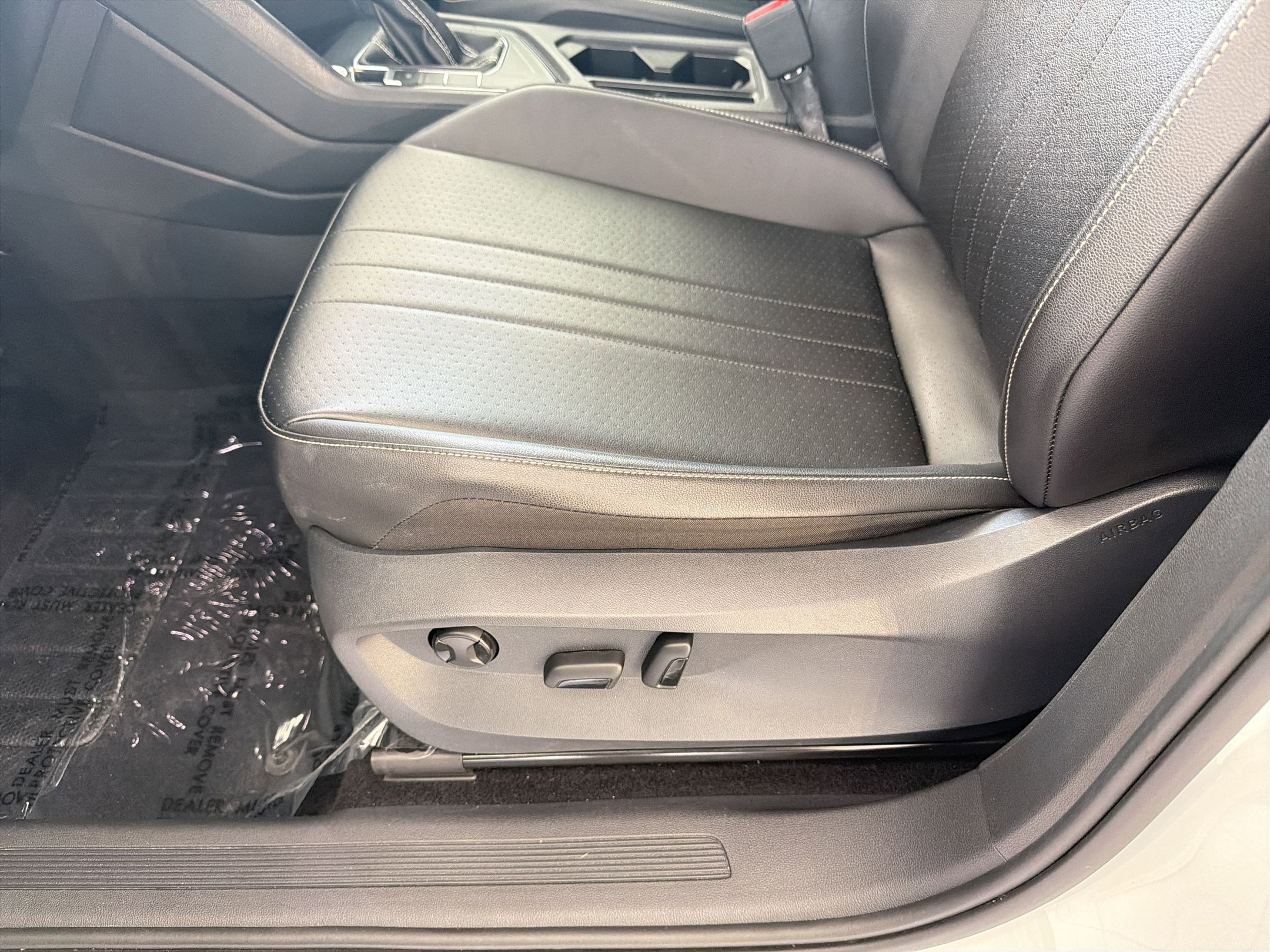 Used 2022 Volkswagen Tiguan SE FWD image 13