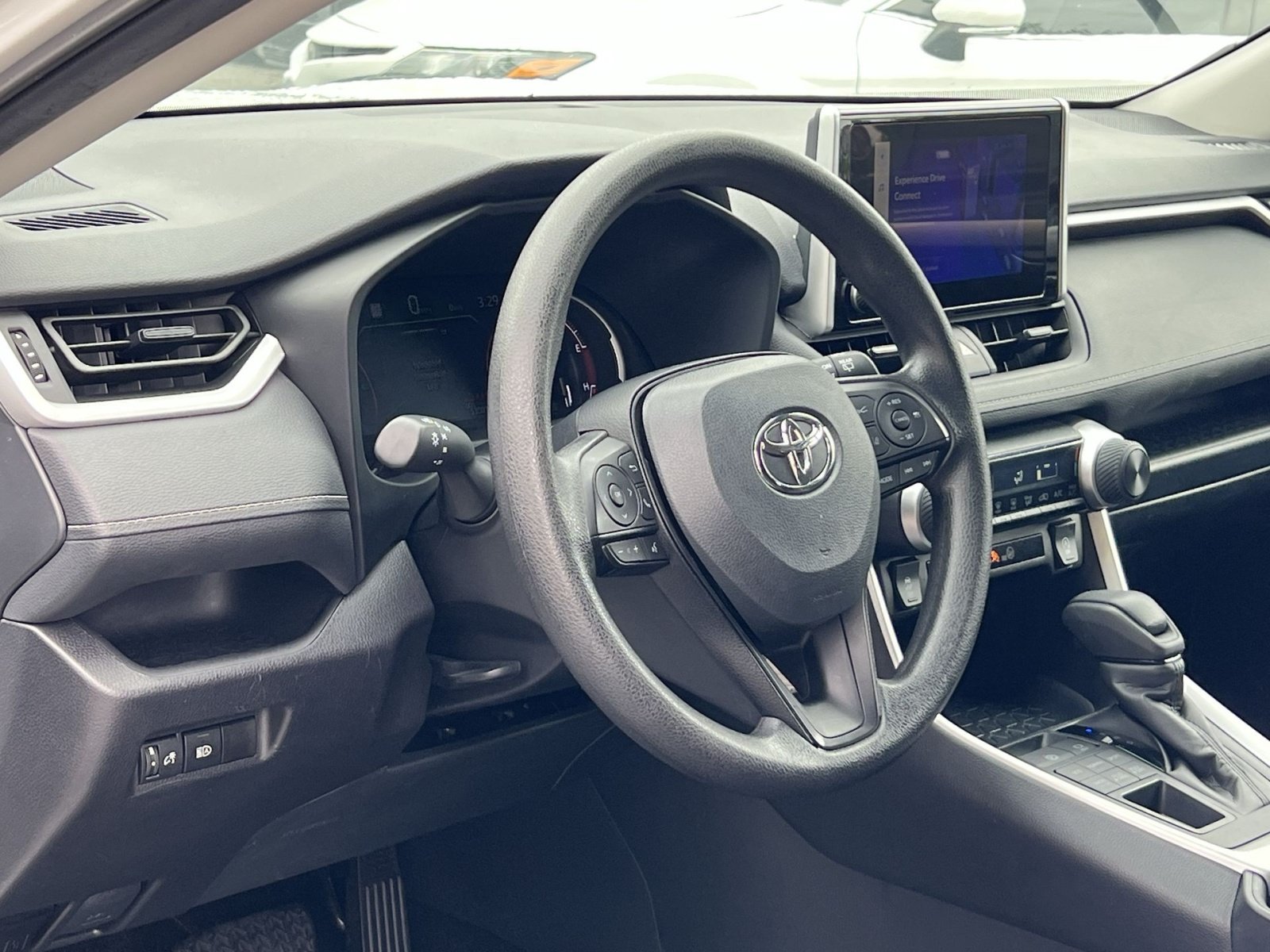Used 2025 Toyota RAV4 LE AWD/4WD image 16