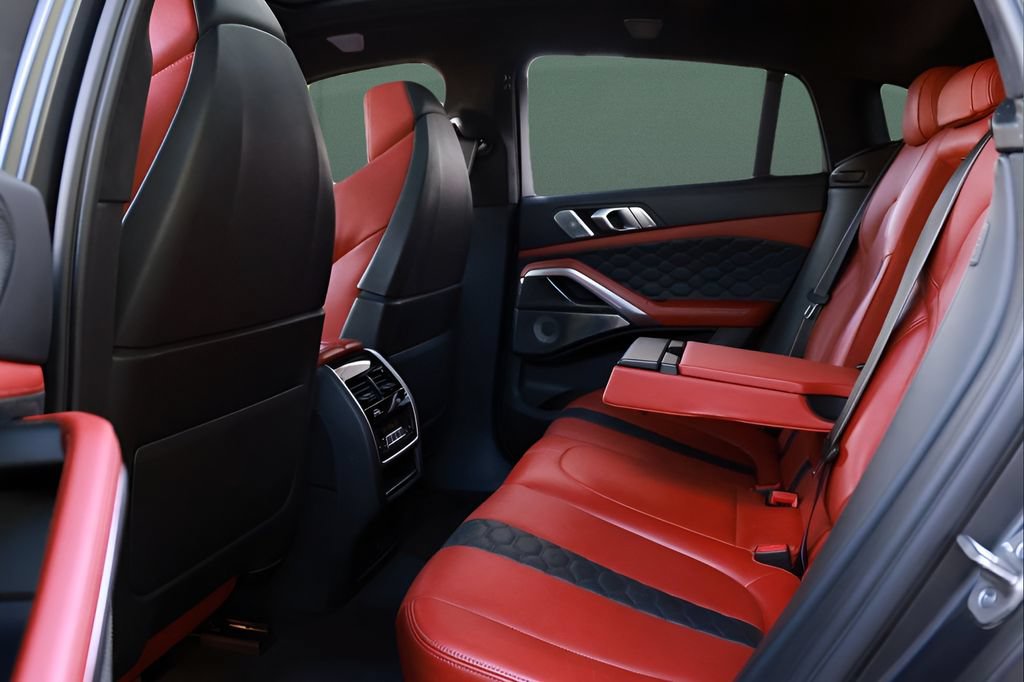Used 2021 BMW X6 M w/ Competition Package AWD/4WD image 28